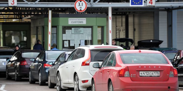 В Европе лагализовали изъятие автомобилей и личных вещей у граждан РФ